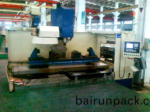 前(qian)軸(zhou)十(shi)孔加(jia)工(gong)專(zhuan)用(yong)立(li)式加工